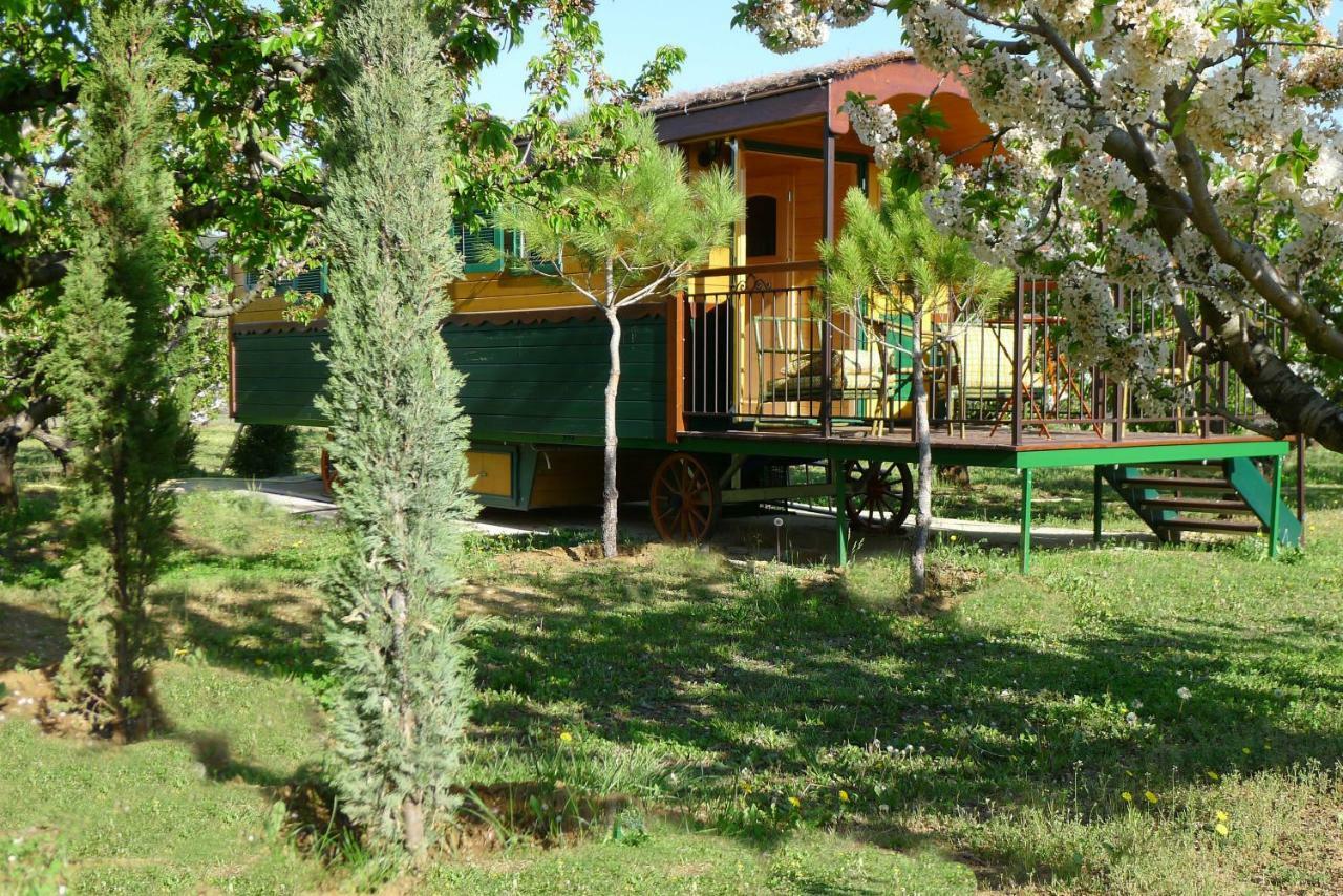 Les Piegonnaises - 2 Roulottes Vila Exterior foto